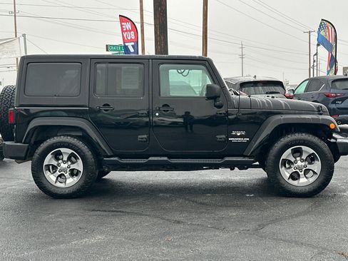 Used 2017 Jeep Wrangler Unlimited Sahara w/ Connectivity Group image 3