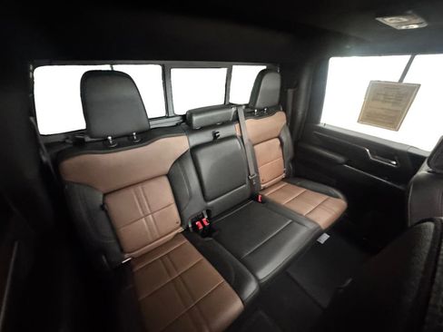 Used 2025 Chevrolet Silverado 2500 High Country w/ Technology Package image 17