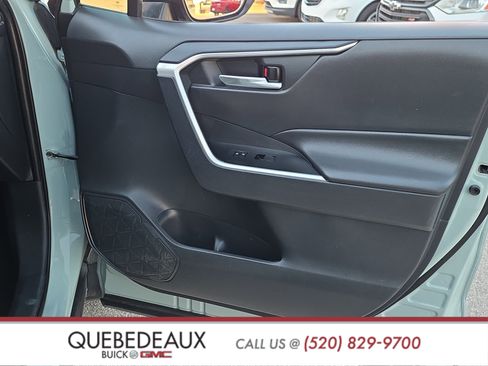 Used 2021 Toyota RAV4 XLE w/ Convenience Package FWD image 28