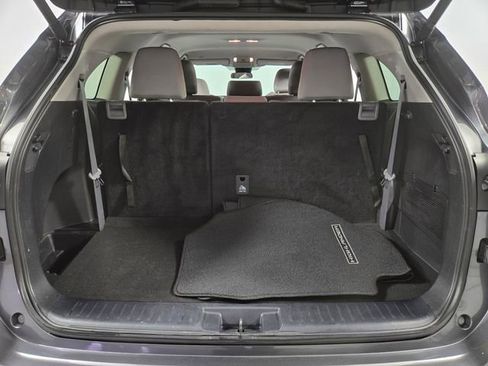 Used 2024 Toyota Highlander LE image 26