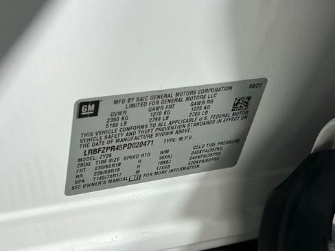 Used 2023 Buick Envision Essence image 37