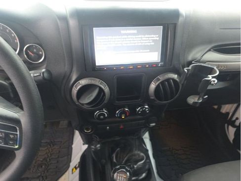 Used 2018 Jeep Wrangler Unlimited Sport AWD/4WD image 14
