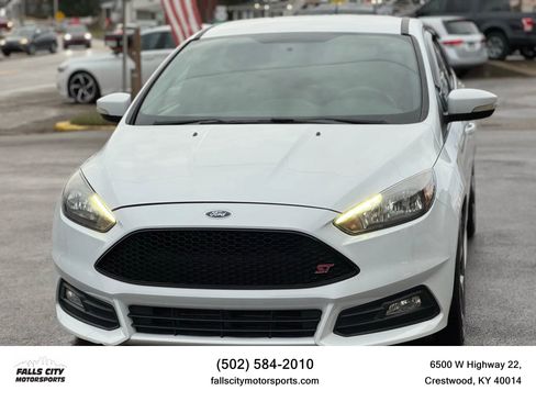 Used 2017 Ford Focus ST image 1
