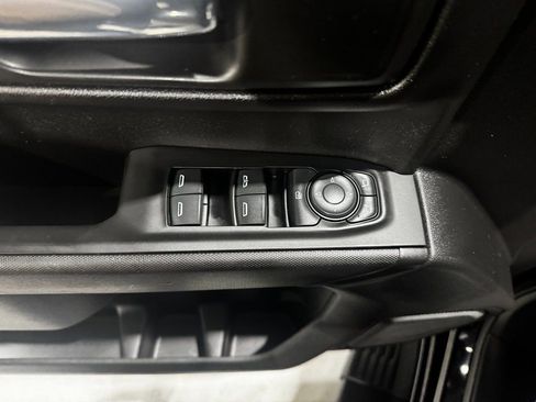 Used 2021 Chevrolet Silverado 1500 Custom image 16