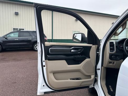 Used 2020 RAM 1500 Big Horn AWD/4WD image 11
