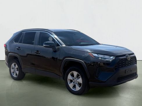 Used 2025 Toyota RAV4 XLE FWD image 5