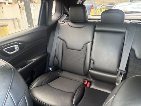 Used 2025 Jeep Compass Trailhawk AWD/4WD image 38