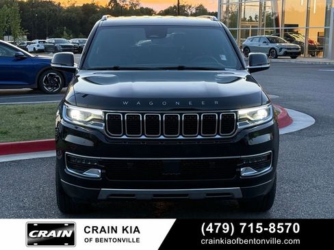 Used 2022 Jeep Wagoneer Series III RWD image 2