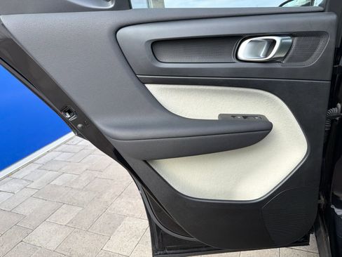 Used 2025 Volvo XC40 B5 Ultra AWD/4WD image 21