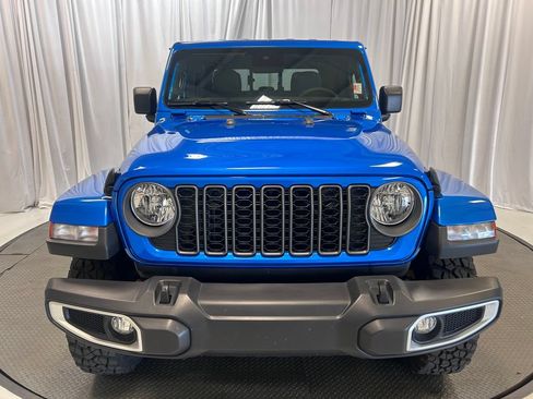 Used 2025 Jeep Gladiator Sport AWD/4WD image 23