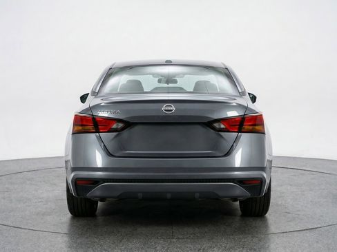 Used 2025 Nissan Altima 2.5 SV FWD image 7
