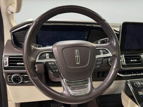 Used 2021 Lincoln Navigator Black Label w/ Cargo Convenience Package AWD/4WD image 12