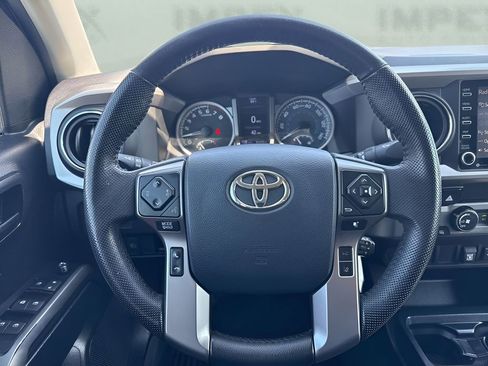 Used 2020 Toyota Tacoma SR5 RWD image 13
