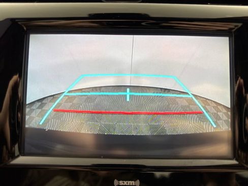 Used 2020 Toyota Camry SE FWD image 16