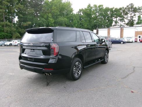 Used 2025 Chevrolet Suburban Z71 AWD/4WD image 6