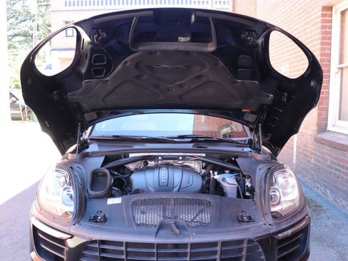 Used 2017 Porsche Macan AWD/4WD image 15