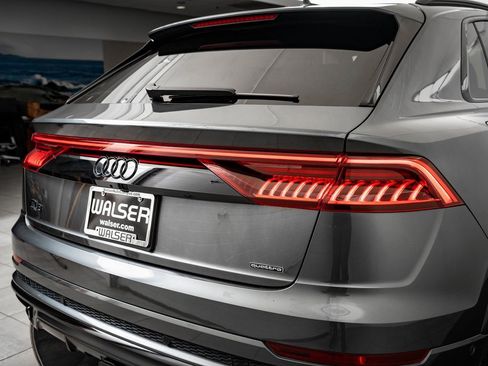 Used 2021 Audi Q8 Prestige image 17