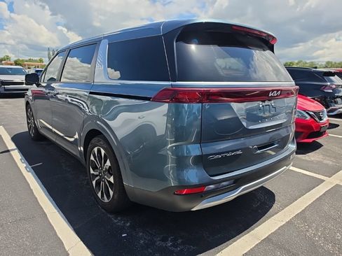 Used 2022 Kia Carnival EX FWD image 11