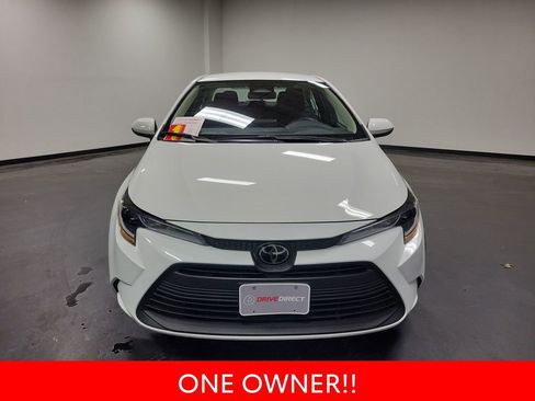 Used 2025 Toyota Corolla LE image 3