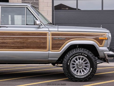 Used 1991 Jeep Grand Wagoneer AWD/4WD image 9