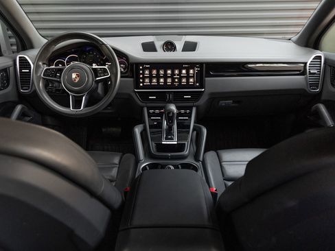 Certified 2023 Porsche Cayenne AWD/4WD image 15