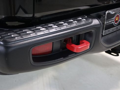 Used 2021 Jeep Gladiator Rubicon w/ Dual Top Group AWD/4WD image 93