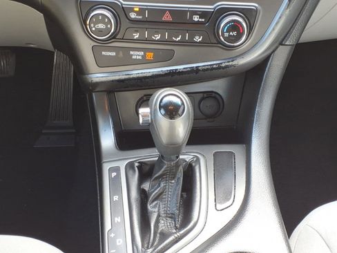 Used 2012 Kia Optima LX w/ Convenience Pkg image 6