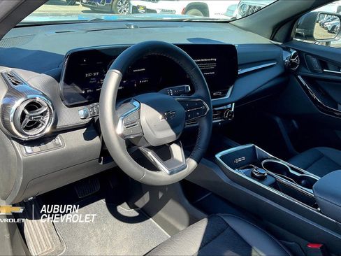 New 2026 Chevrolet Equinox LT w/ Convenience Package II image 6