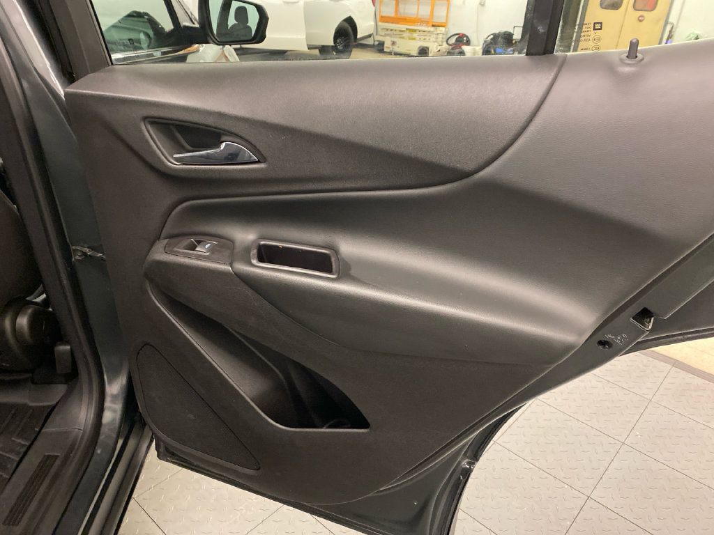 Used 2018 Chevrolet Equinox LT FWD image 27