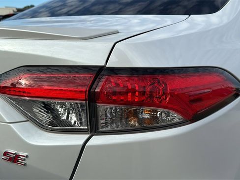 Used 2022 Toyota Corolla SE image 9