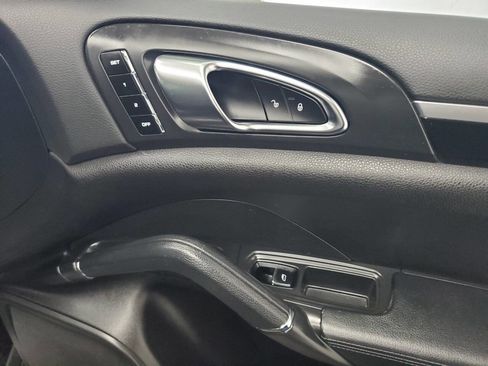 Used 2012 Porsche Cayenne image 16