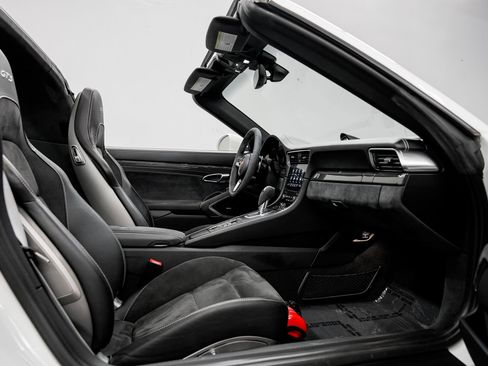 Used 2019 Porsche 911 Targa 4 GTS w/ GTS Interior Package AWD/4WD image 30