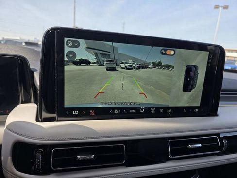 New 2026 Lincoln Aviator 2WD image 12