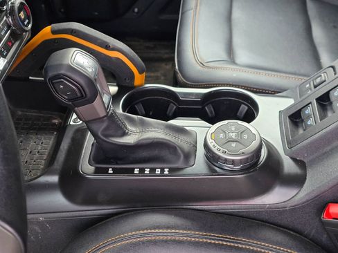 Used 2024 Ford Bronco Badlands image 14
