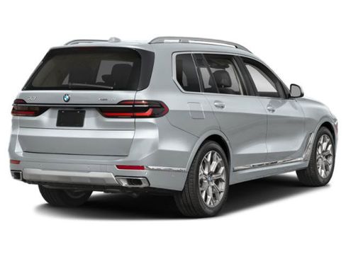 Used 2026 BMW X7 xDrive40i w/ M Sport Package AWD/4WD image 2