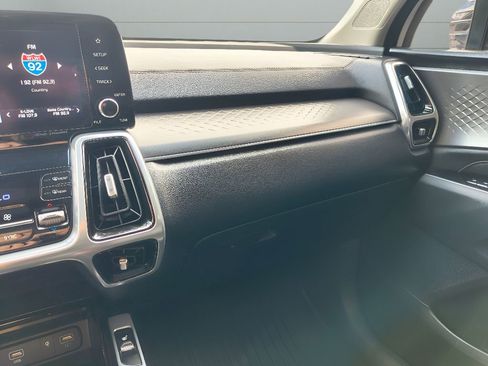 Used 2023 Kia Sorento SX image 27