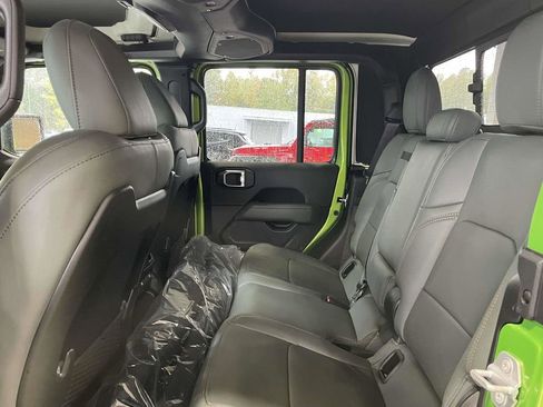 New 2025 Jeep Gladiator Mojave image 19