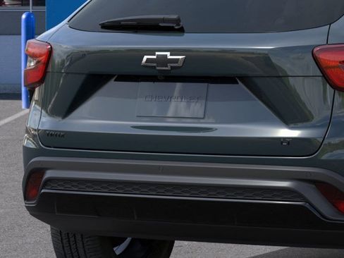 New 2026 Chevrolet Trax LT FWD image 38