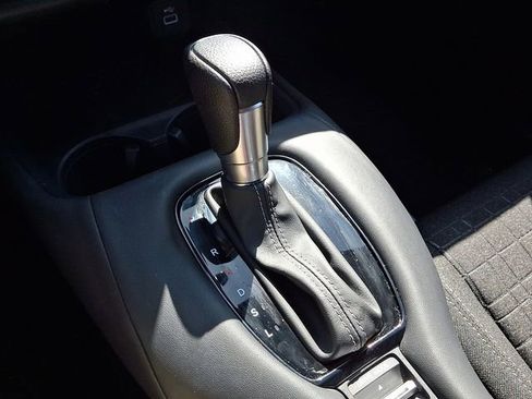 Used 2025 Honda HR-V LX image 15