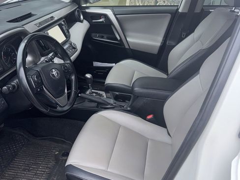 Used 2017 Toyota RAV4 Limited image 18