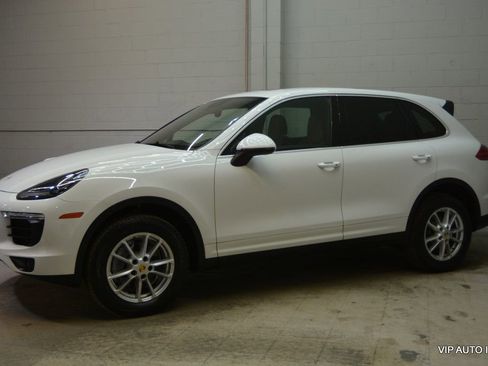 Used 2016 Porsche Cayenne image 2
