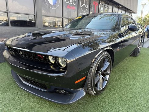 Used 2019 Dodge Challenger R/T Scat Pack RWD image 1