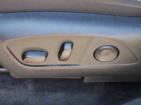 Used 2024 Chevrolet Traverse LT FWD image 25