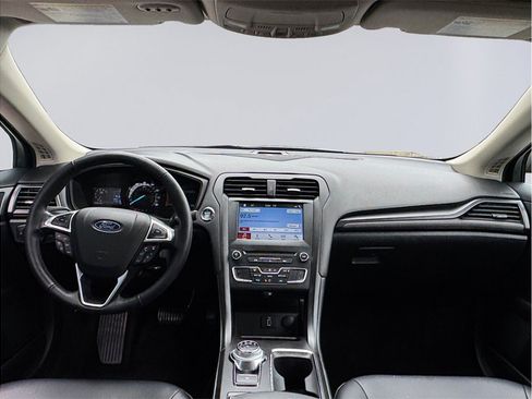 Used 2018 Ford Fusion SE w/ Equipment Group 201A FWD image 23