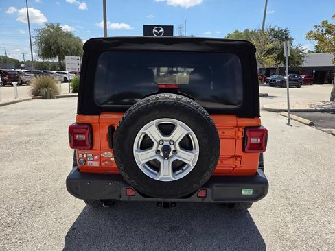 Used 2018 Jeep Wrangler Unlimited Sport S AWD/4WD image 12