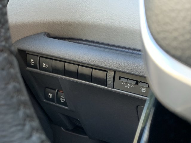 Used 2023 Toyota Sienna Limited FWD image 15