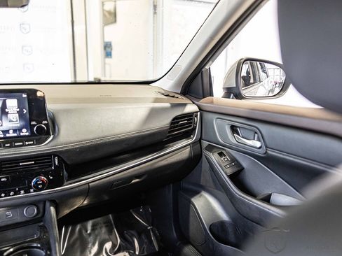 Used 2022 Nissan Rogue SL w/ SL Premium Package image 35