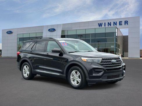 Certified 2023 Ford Explorer XLT RWD image 6
