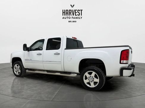 Used 2014 GMC Sierra 2500 Denali w/ Suspension Package, Off-Road image 3