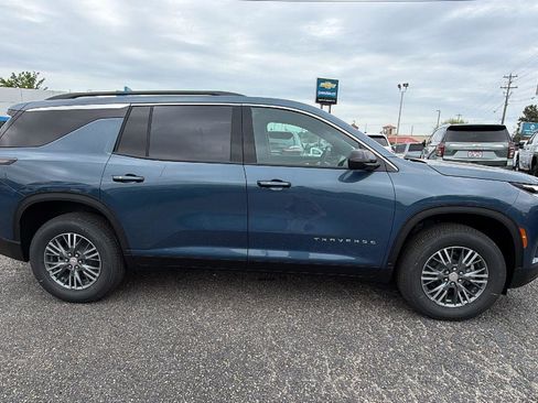 New 2026 Chevrolet Traverse LT FWD image 4